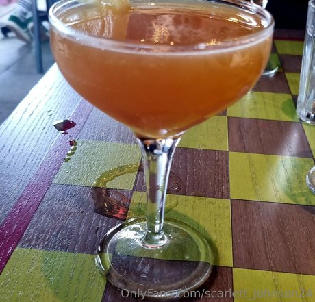 scarlett johnson24 sexy actress photo