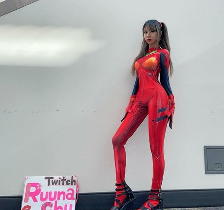 ruunachu model hot pics