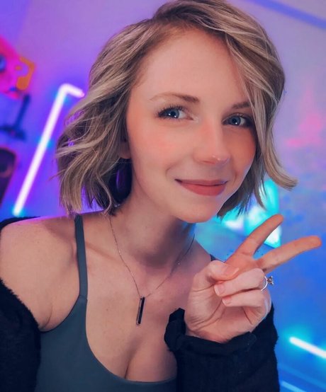 Missclick Gaming model naked photos