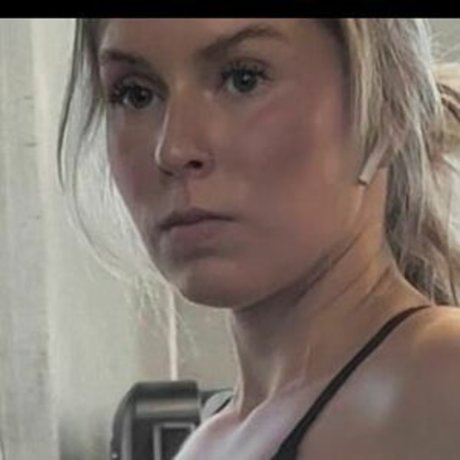 female popular onlyfans beautiful pics