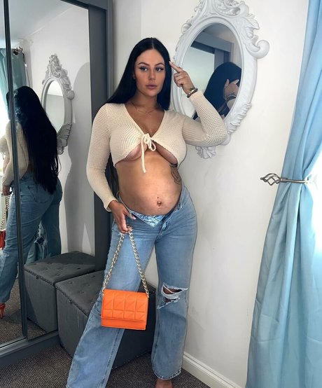 Beckie Holloway hot actress galleries