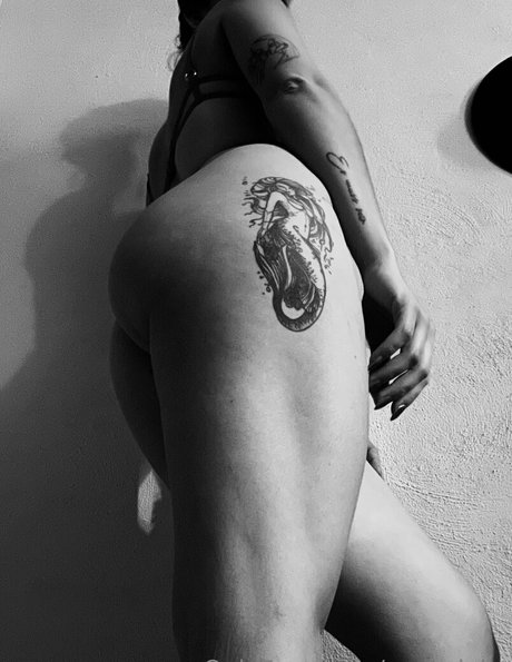 yosoyleila naked model archive