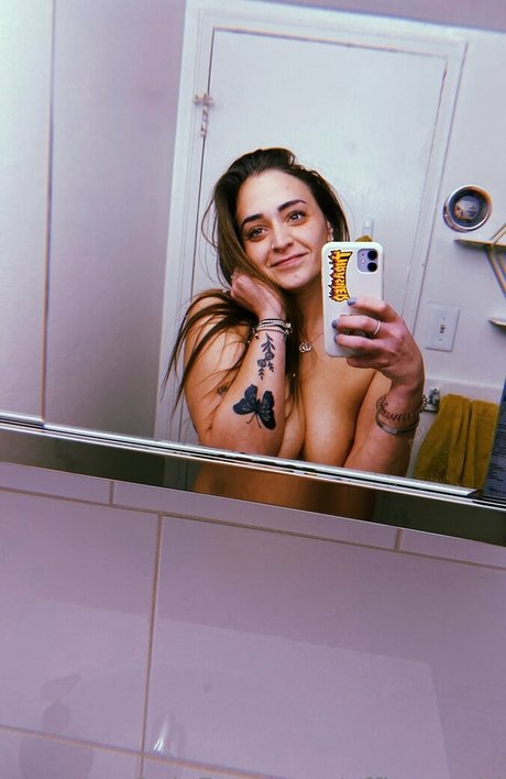 effiesworld actress picture