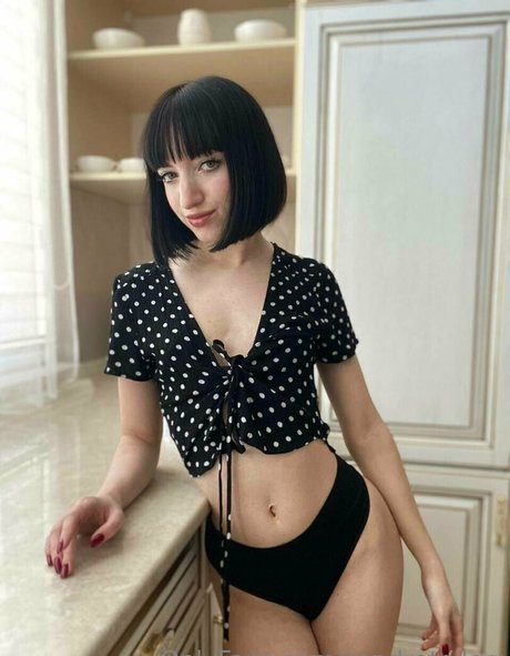 sandrateilorr star sexy pic