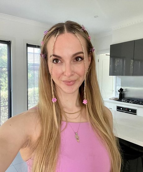 Fasffy pretty actress photos