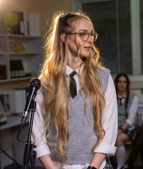 Fasffy model naked images