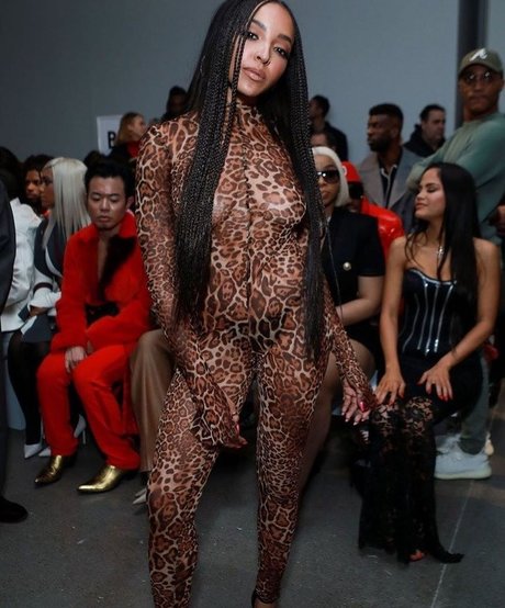 hairy legs onlyfans hot nude gallery