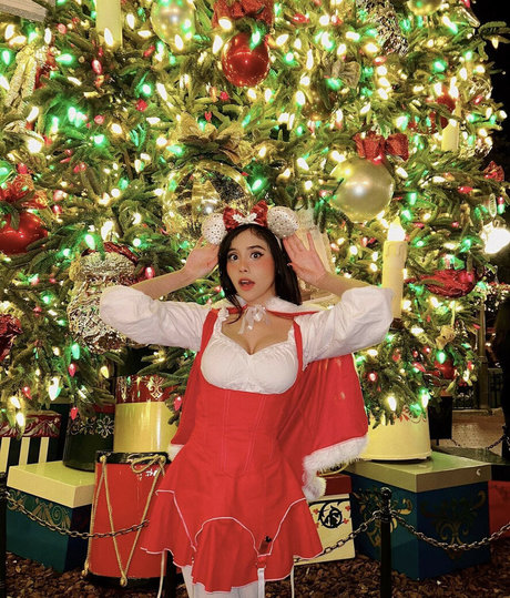 huge fake tits onlyfans sexy nudes photos