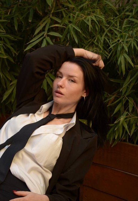 innervus naked pornstar pics