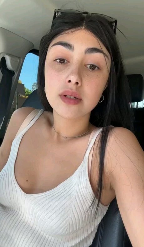 flat chested onlyfans beautiful img