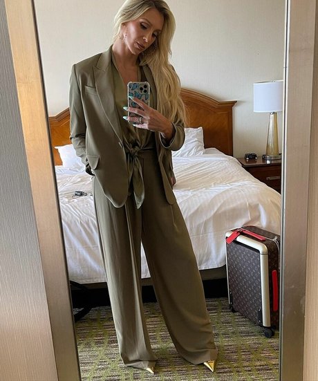 fart onlyfans naked photo