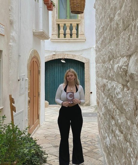 british blonde onlyfans sexy xxx pictures