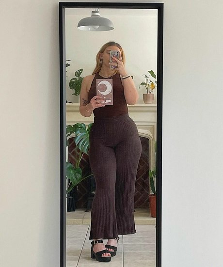 Isabella Dorta art star pic