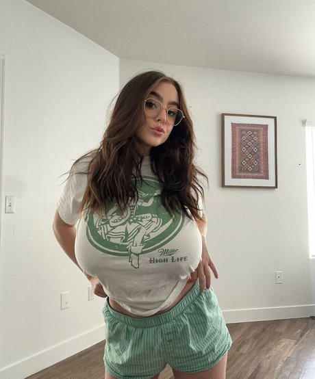 Missyann602 erotic actress gallery