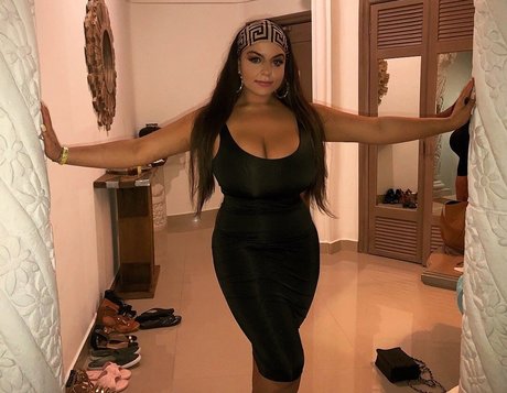 iloveteniah star adult images