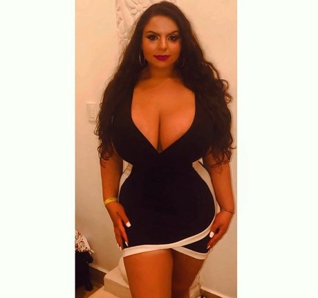 iloveteniah pornstar img