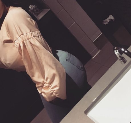 iloveteniah free model gallery