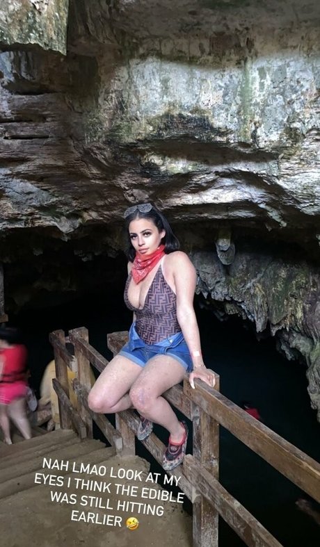 Alexa Attias model hot picture