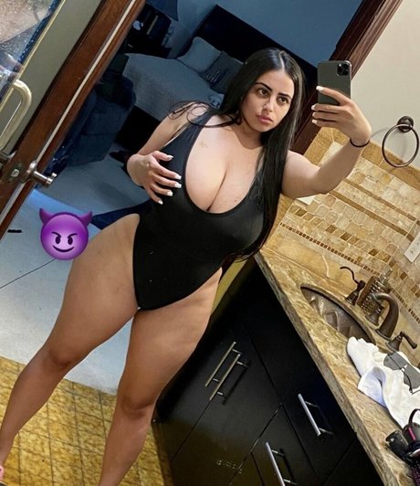 Alexa Attias porn model gallery