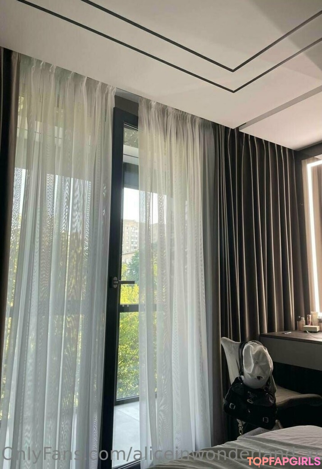 blonde yoga onlyfans hd img