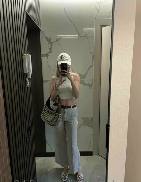 aliceinwonderland xo pornstar top image