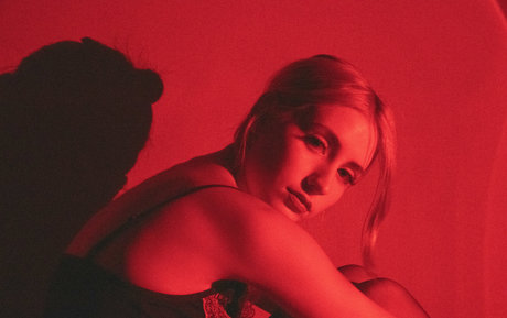 aliceinwonderland xo nude pornstar photos