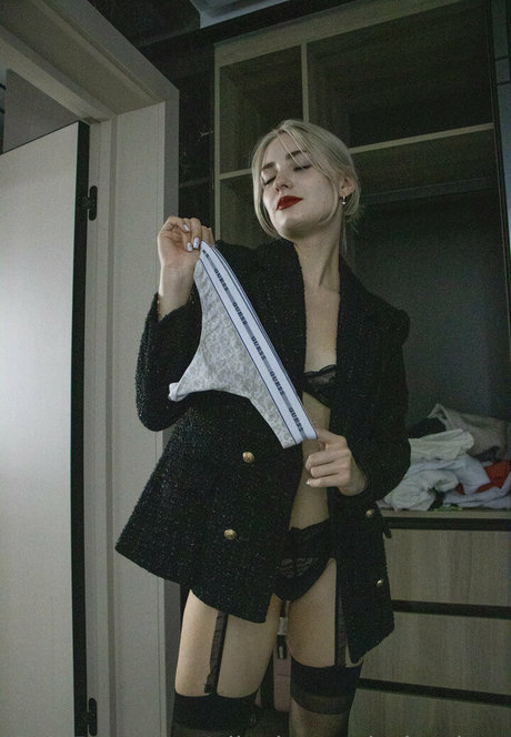 aliceinwonderland xo art pornstar img