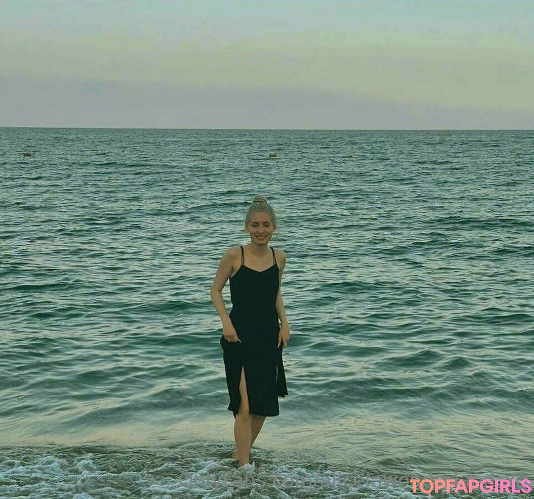 aliceinwonderland xo sex model pic