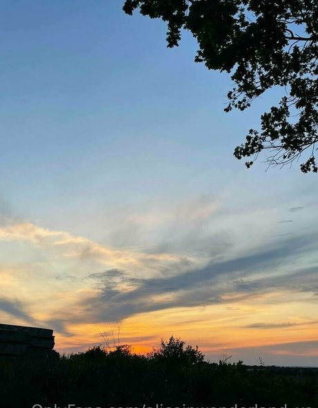 aliceinwonderland xo model porn pic