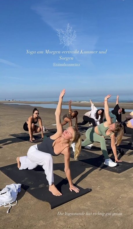 redhead xxx onlyfans nice pic