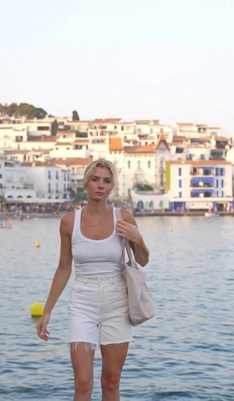 blonde babe onlyfans hot nude pictures