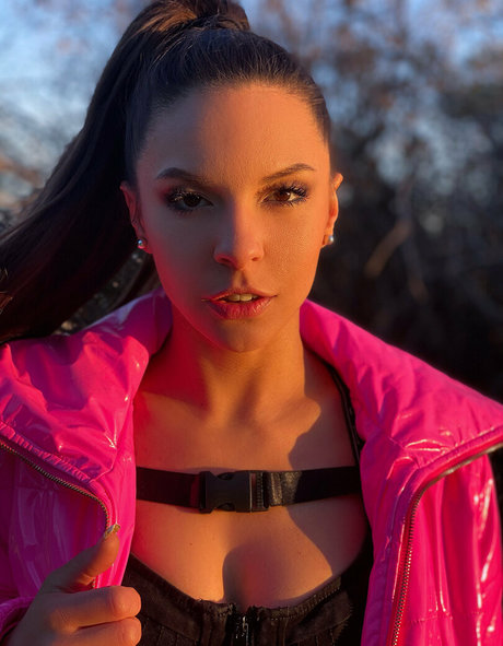 milanariccifree model perfect galleries