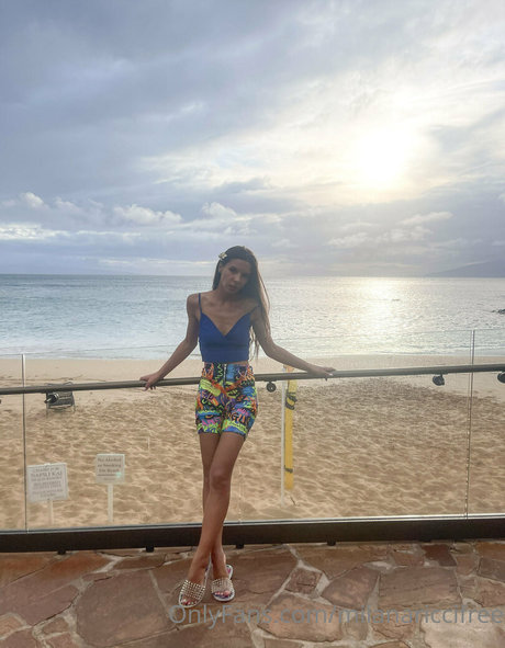 milanariccifree naked star photo