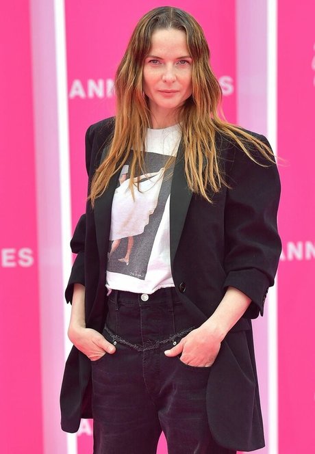 Rebecca Ferguson nudes model pic