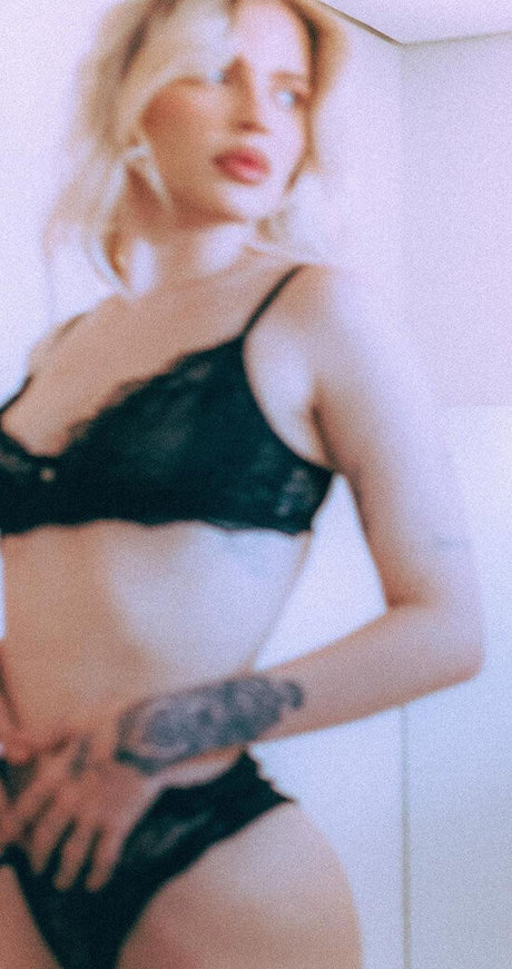 Luisa Sonza pornographic star img