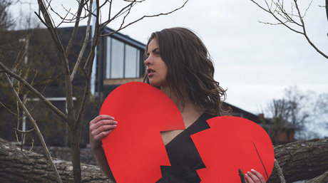 Julia Zu xxx model pictures