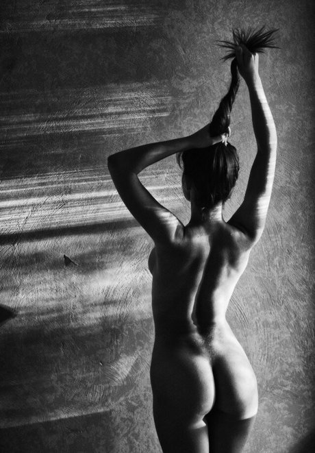 Julia Zu art pornstar pics