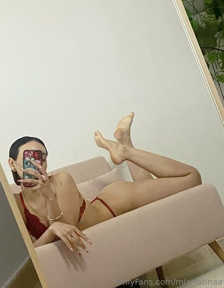 mia latinaa free model image