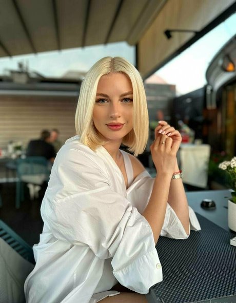 blondiesasha hd model galleries