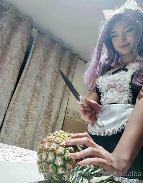 aeluin model naked images