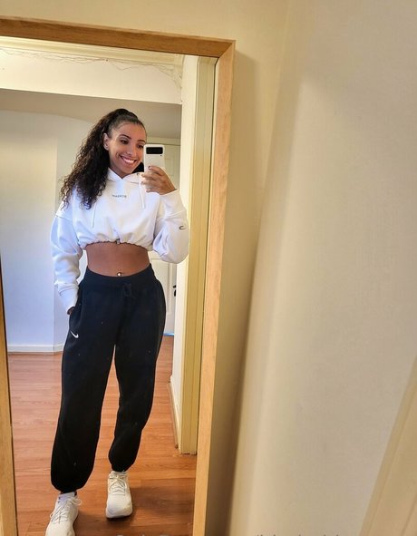 BigDaddyMoMo hd actress image