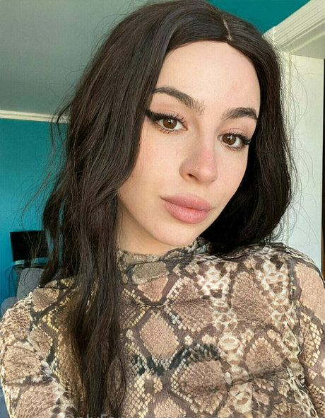 fairytale dreamer exclusive model picture