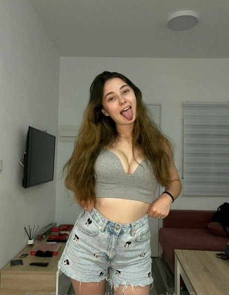 little naughty 20 vip hd model image