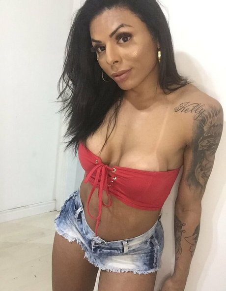 emilysales19 star nude pics