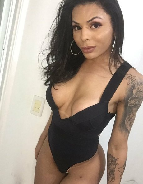 emilysales19 nude pornstar photos