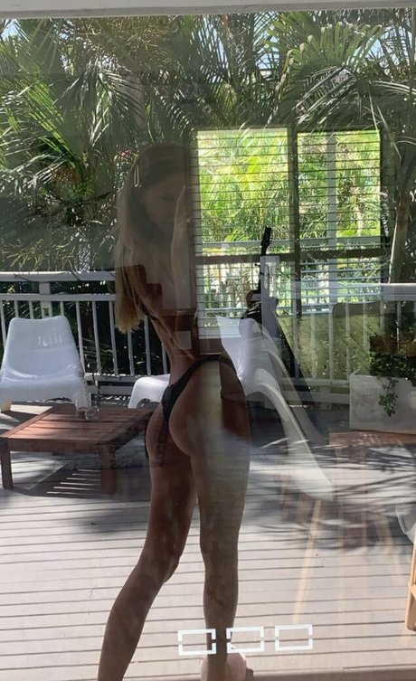 mia phillipson sexy model img