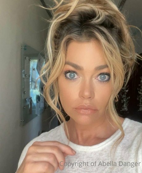 shemale outdoor onlyfans art naked galleries