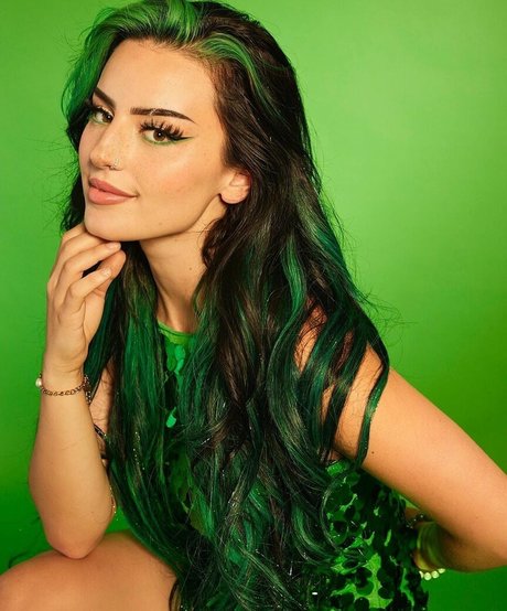 Dilaraa sexy model gallery