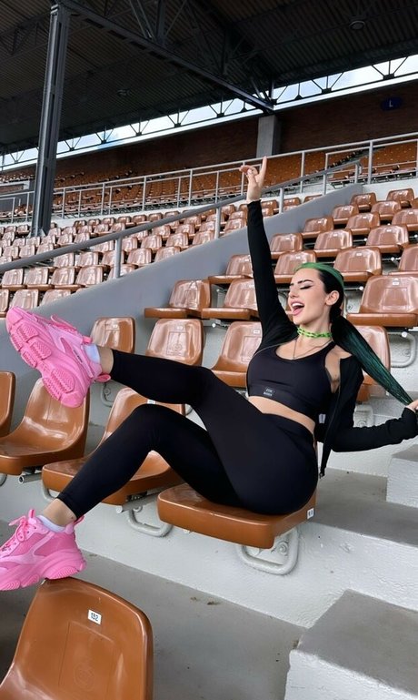 Dilaraa sexy star gallery