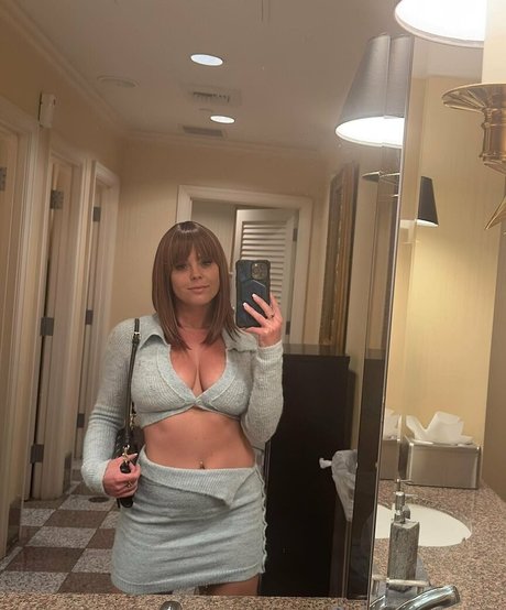 rahyndee adult model galleries